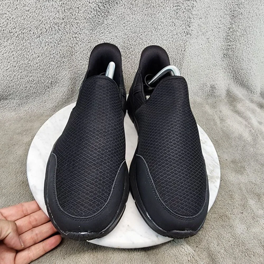 Skechers Shoes Womens Size 9 Black Slip On Sneakers *GUC*